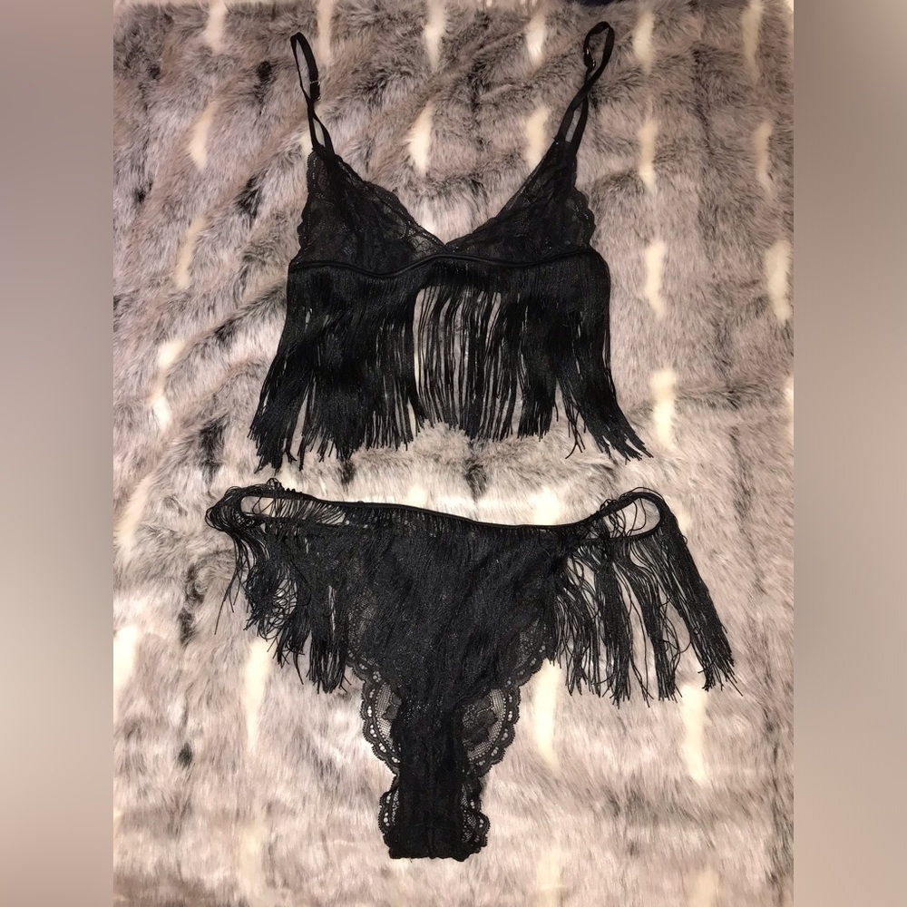 Victoria's Secret Black‎ Fringe Crop Cami bralette & panty Set Size L large - Picture 3 of 6